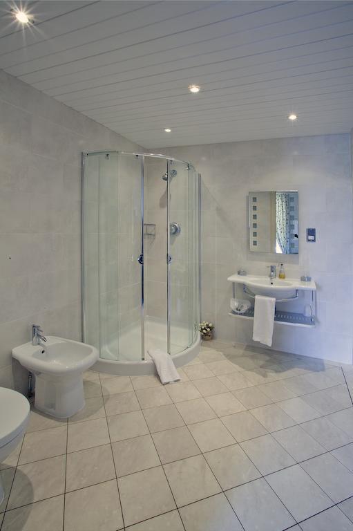 Langley Bank Guest House Ayr Habitación foto